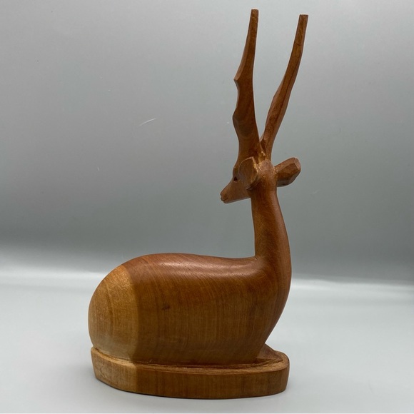 Vintage Wooden Carved Antelope Gazelle Ornament Home Decor Sitting Laying Down - Picture 4 of 7